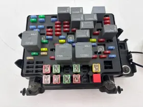 15291010 Gm Trucks 2006-2007 Chevrolet Silverado 1500 Engine Fuse Relay Junction Box Oem