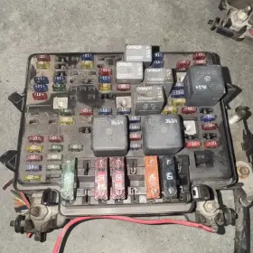 15328806 Gm Trucks 01 Silverado Fuse Box