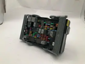 19210436 Gm Trucks 2007-2013 Chevy Tahoe 5.3l Engine Fuse Box Assembly Oem
