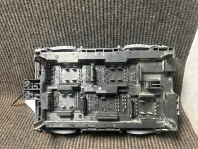 19210437 Gm Trucks Fits 2007-2009 Gmc Yukon Engine Fuse Box Oem