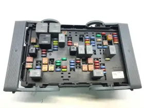 22798215 Gm Trucks 2010-2013 Chevy Chevrolet Silverado Engine Fuse Relay Box Assembly Oem