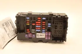22988418 Gm Trucks 2014 Chevy Silverado 1500 Under Dash Left Side Fuse Relay Box Module Oem