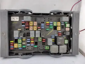 25796803 Gm Trucks 2007-09 Chevy Silverado 1500 Engine Fuse Box New Style