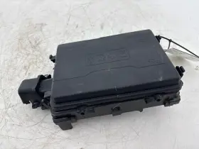 84075777 Gm Trucks 2017-2019 Chevrolet Silverado 2500 Engine Fuse Box Oem