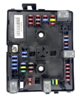84816378 Gm Trucks 2021-24 Gmc Van Savana 3500 Engine Fuse Box