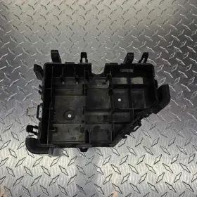 15927722 Gmc 2013 Acadia Engine Exterior Fuse Box Relay Mount Bracket Support