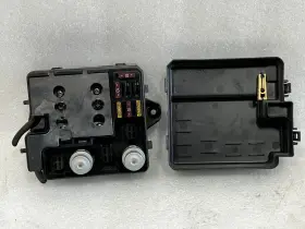646.ho1i85 Honda 1984 1985 Accord Engine Fuse Relay Box Panel Carbureted Type