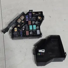 Sna-8310 Honda 08-11 Civic Sedan 1.8l Automatic Transmission Engine Fuse Box 2008 - 2011