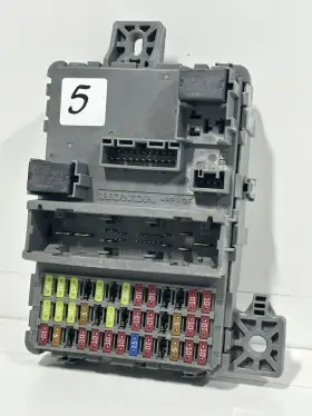 Tbd-a3 Honda Fits 2016 - 2021 Civic Cabin Fuse Relay Junction Box Oem