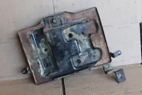 607.hy1208 Hyundai 2005 2006 2007 2008 2009 Tucson Battery Tray Bracket Minor Rust