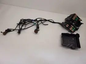 912083v010 Hyundai 2014 Azera Fuse Box Engine Compartment