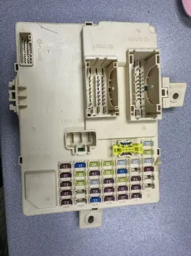 91950-3s050 Hyundai 2012 Sonata Cabin Fuse Box