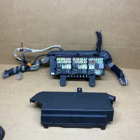 Hk83-14a067-fa Jaguar 2017-2020 F-pace Cabin Fuse Box Relay Junction Block Oem