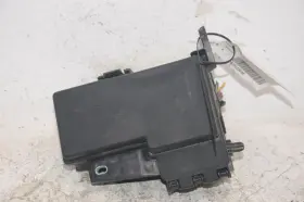 T2r14687 Jaguar 2016-2019 F Type Driver Fuse Box With Auto Engine Stop And Start 821763