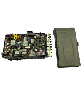 682520857aa Jeep 2022-2023 Wrangler 4xe Jl 2l 4wd Right Engine Junction Relay Fuse Box Tab