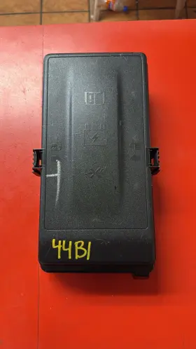 68520854aa Jeep 2022-2023 Jl Wrangler Oem 3.6l Engine Bay Fuse Panel Box