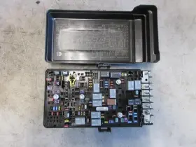 68481782 Jeep/plymouth Truck 2021 Wrangler Jl Oem Pre Fuse Block Power Distribution Center