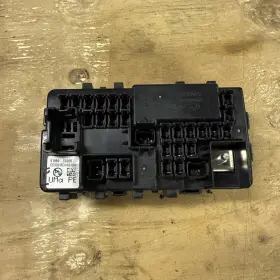 91959-c6300 Kia 91959c6300 18-20 Sorento Engine Fuse Relay Junction Power Distribution Box
