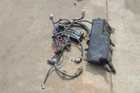 646.le1h97 Lexus 1996 1997 1998 Es300 Motor Engine Fuse Relay Box