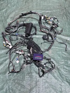 8211150a10 Lexus 04-06 Ls430 Oem Front Engine Bay Main Wiring Harness Fuse Box #8541