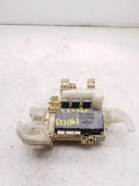 82641-33080 Lexus 97 98 99 Es300 3.0l 6cyl Cabin Fuse Box Assembly