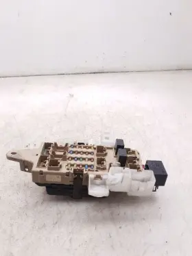 89226-30030 Lexus 1999 Gs300 3.0l Rwd At Cabin Interior Fuse Box
