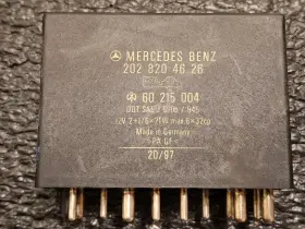 Mercedes 202 820 46 26 Genuine Mercedes-benz W202 C Class Indicator-hazard Control Module