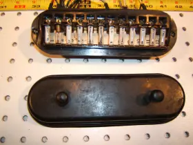 1105400050 Mercedes-benz W111 W112 W110 W113 Sl Under Hood Plastic Fuse Oem 1 Box And Cover Only