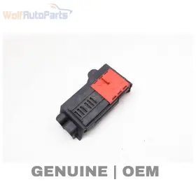 1665450403 Mercedes-benz 2013 Gl450 - Positive Battery Terminal / Junction Box Cover
