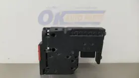 Mercedes-benz 646-10237 11 Sls Amg C197 6.3l Engine Fuse Box