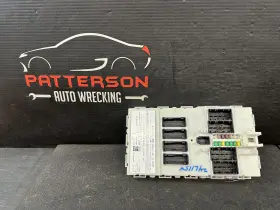 2611139385 Mini 14-19 Cooper Interior Fuse Relay Power Distribution Junction Box