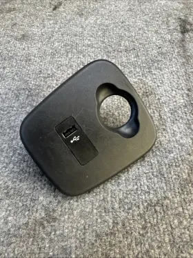 9270579 Mini Cooper F56 2018 Media Panel Connector Usb Trim Cover
