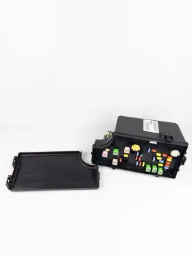 P04692555ac Mopar P04692555ab 10-12 Patriot Caliber Totally Integrated Power Fuse Box