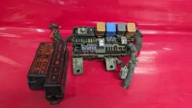 646-11071 Nissan 2000 Pathfinder 4wd Auto Trans Engine Bay Fuse Box Junction Block