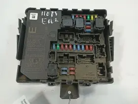 284b7-ze03b Nissan 646-11083 5.6l Fuse Box Relay From 2015 Armada 11246349