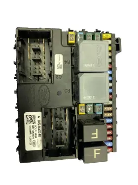 L8b214a073fb Range Rover 2020 - 2023 Land Defender L663 Oem Battery Fuse Relay Junction Box Module