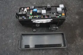 L8b214n030 Range Rover Rear Fuse Box Block Relay Junction Land Defender L663 2020-2023