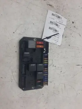 Yqe500390 Rover Fuse Box Engine Fits 07-09 Range