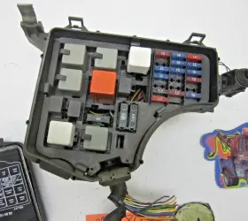 4584157 Saab Fuse Box Relay Panel 2.3l Engine Motor Harness End Car 94 96 97 98 95 900