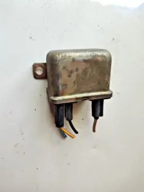 4228647 Sipea Fiat 850 Spider Coupe 1970-73 Original Alternator Charge Light Relay