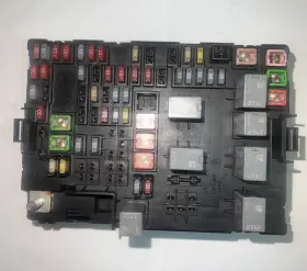 3673078j06 Suzuki 2008 Xl-7 Engine Motor Under Hood Fuse Relay Box P25886118