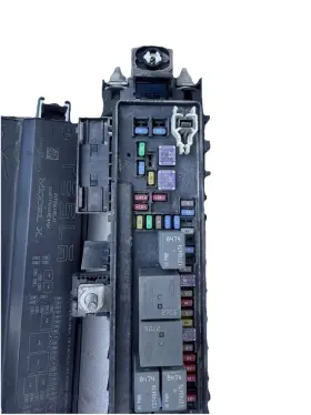 1034405-02-e Tesla 2018 Model X Firewall Mounted Engine Fuse Relay Junction Box