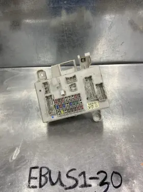 0720-2k08 Toyota 2003-2009 4runner 4.0 Interior Cabin Relay Fuse Box Junction Block Oem