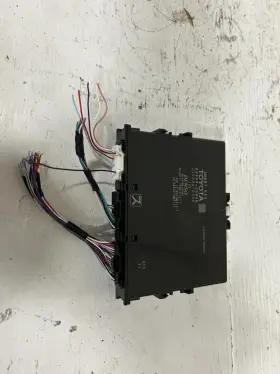 8999035060 Toyota 2021 4 Runner Smart Key Control Module Oem Part Number