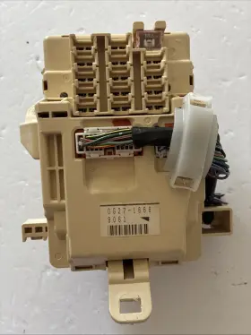 0g27-1666 Toyota Trucks 1996-2002 4runner Interior Cabin Fuse Box Dash Relay Oem