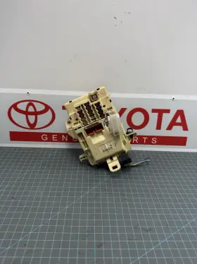 2b14-0187 Toyota Trucks 1996-2002 4runner Interior Cabin Fuse Box Dash Relay Oem