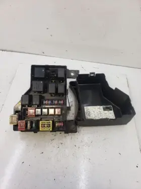 308070143 Volvo Fuse Box Engine Single Headlamps Fits 00 40 Series 922695