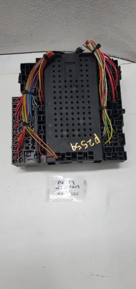 P2559 Volvo 2003 S80 Junction Fuse Box Relay Unit Assembly